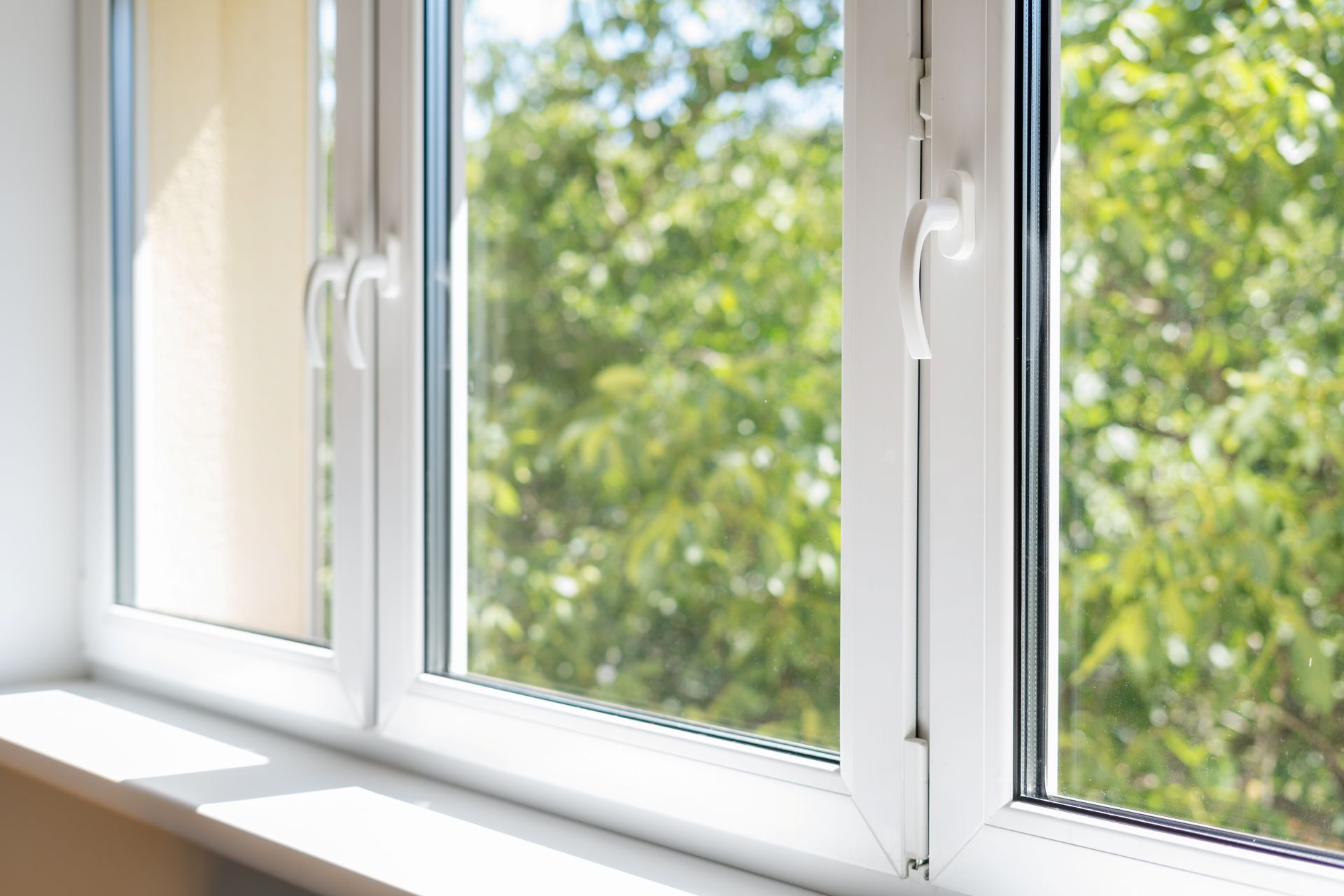 what-makes-a-window-hurricane-proof-understanding-impact-window-ratings